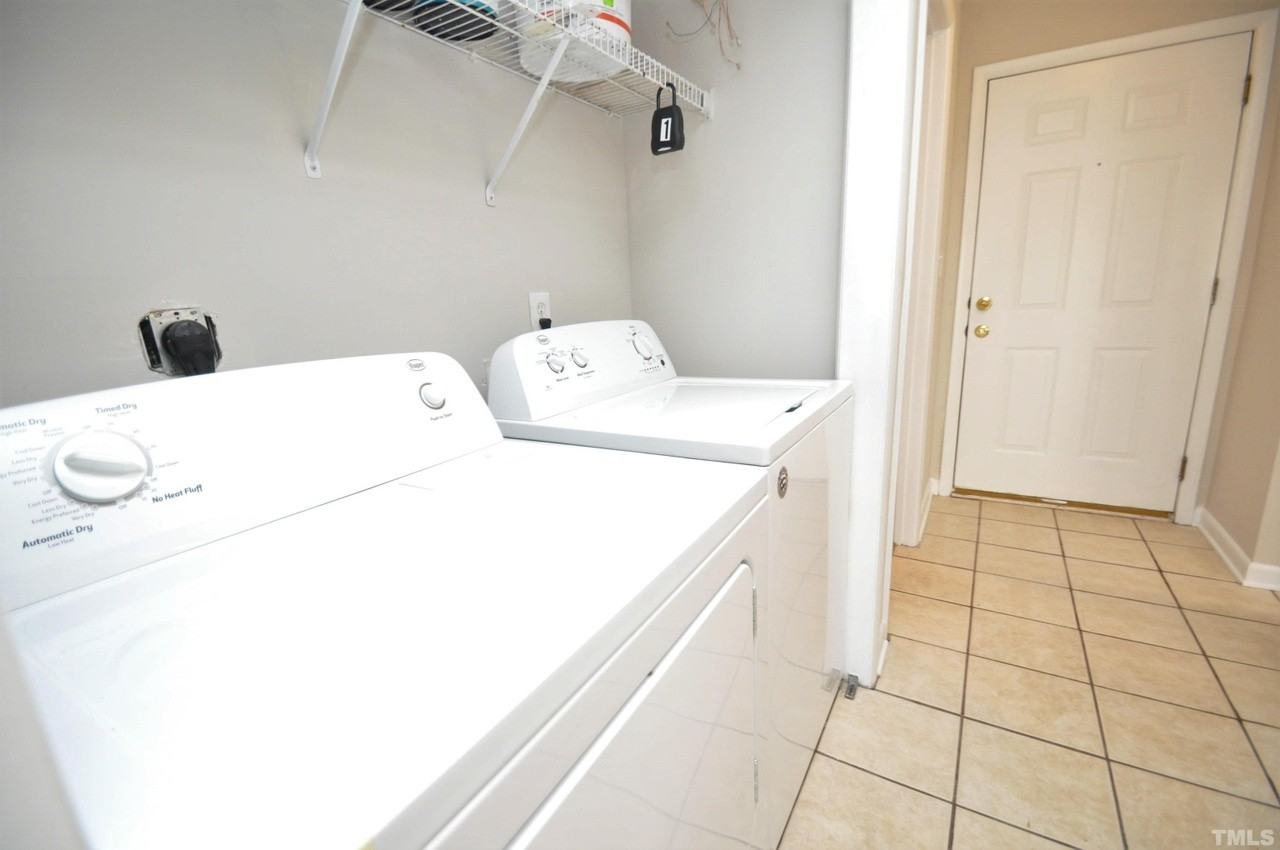 1331 Crab Orchard Dr - Photo 2 of 32