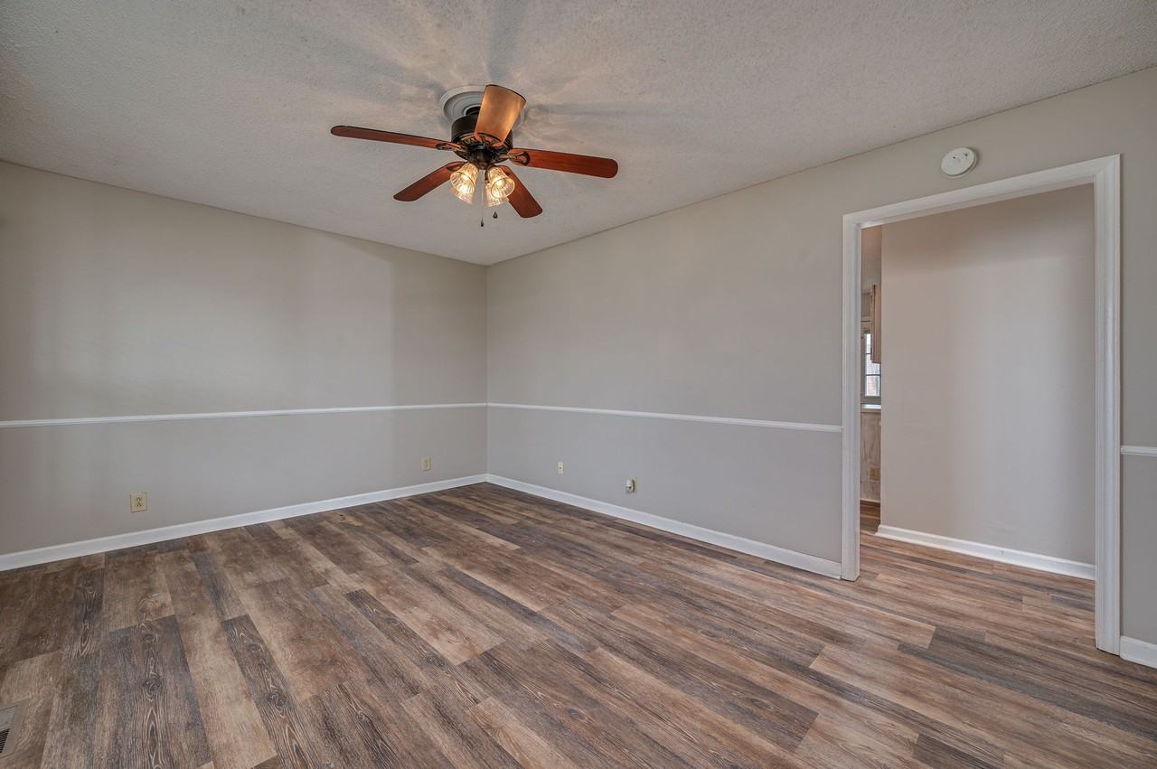 2594 Exeter Dr - Photo 3 of 10