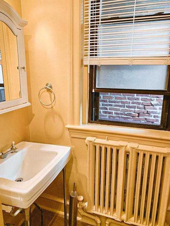 831 W Lancaster Ave #2 - Photo 2 of 9