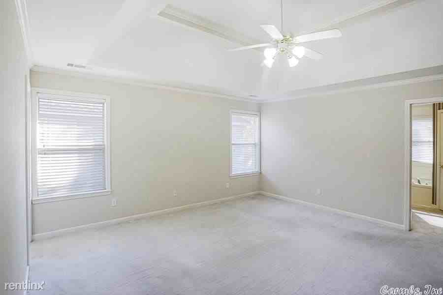 12915 Misty Creek Dr - Photo 2 of 7