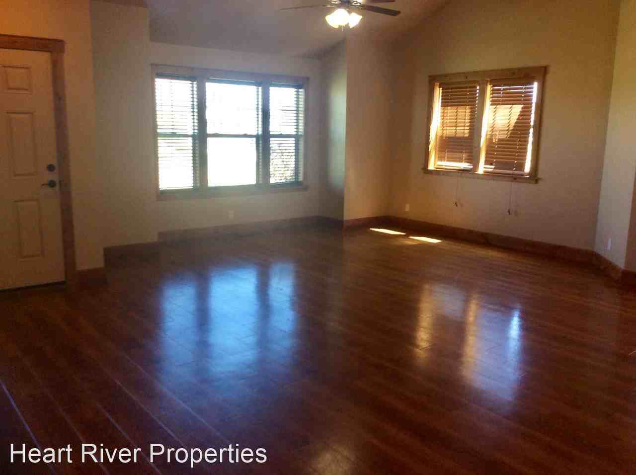 106 Central Ave - Photo 3 of 9