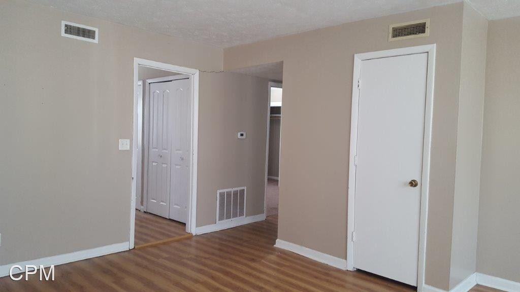 Morehouse Court - Photo 3 of 4