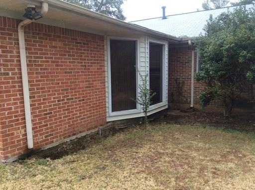3024 Lansdowne Dr - Photo 3 of 10