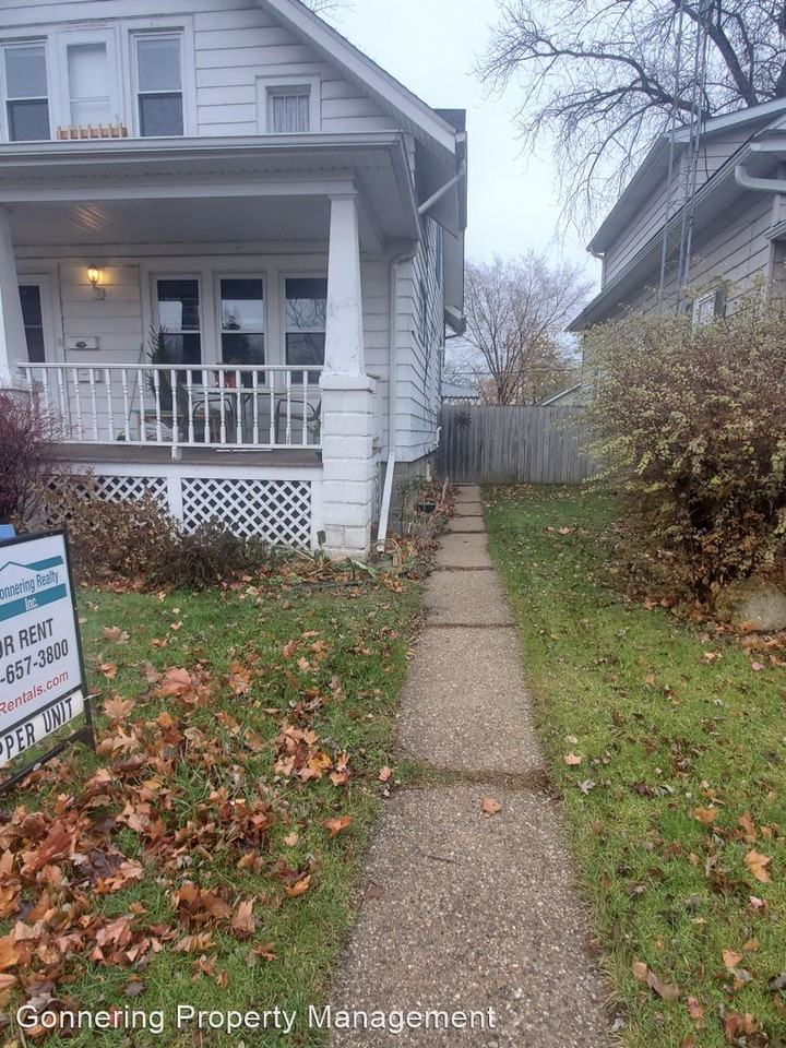 7209 41st Ave Uppr - Photo 2 of 25