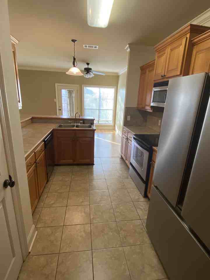 24247 Chateau De Chene Dr - Photo 3 of 11