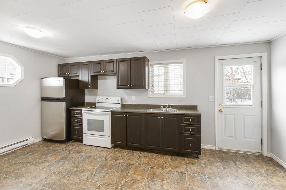 46 Dorchester St - Photo 3 of 11