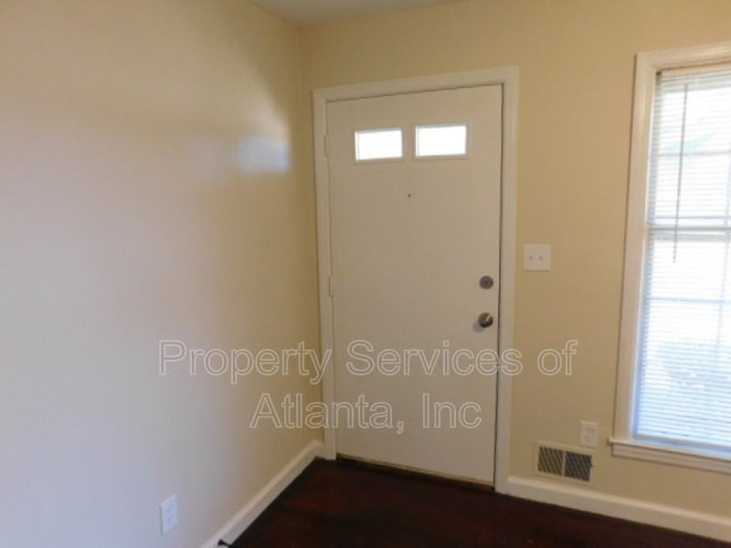 6035 Wedgewood Dr Se - Photo 3 of 16