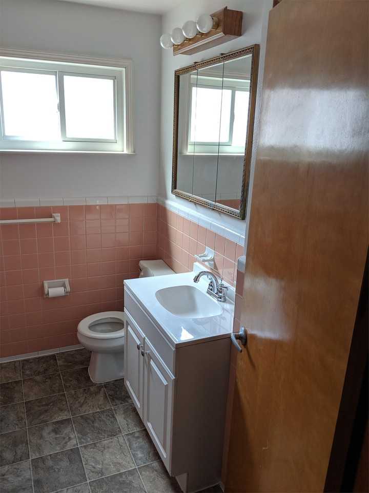 1862 Warwick Ave #1 - Photo 3 of 10