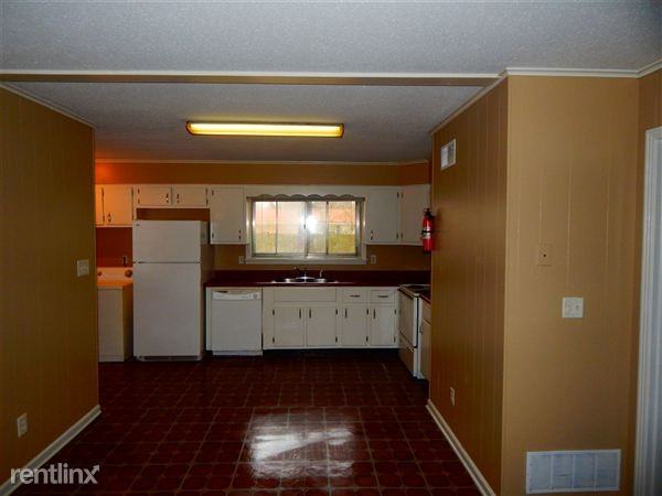 302 Lafayette St - Photo 3 of 10