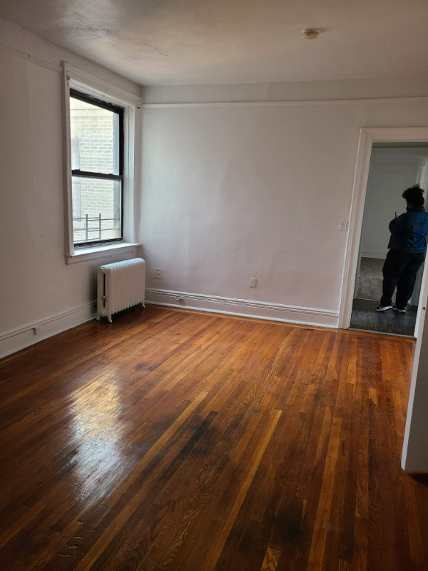 13 Locust Hill Ave - Photo 3 of 8