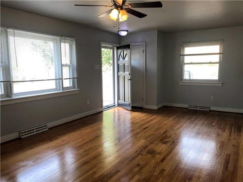 1121 Rutherford Rd - Photo 3 of 10