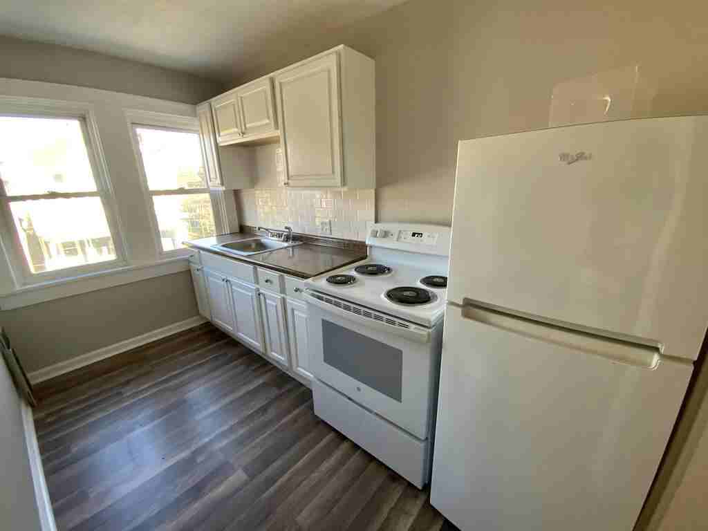 128 N Fremont Ave #3 - Photo 2 of 16