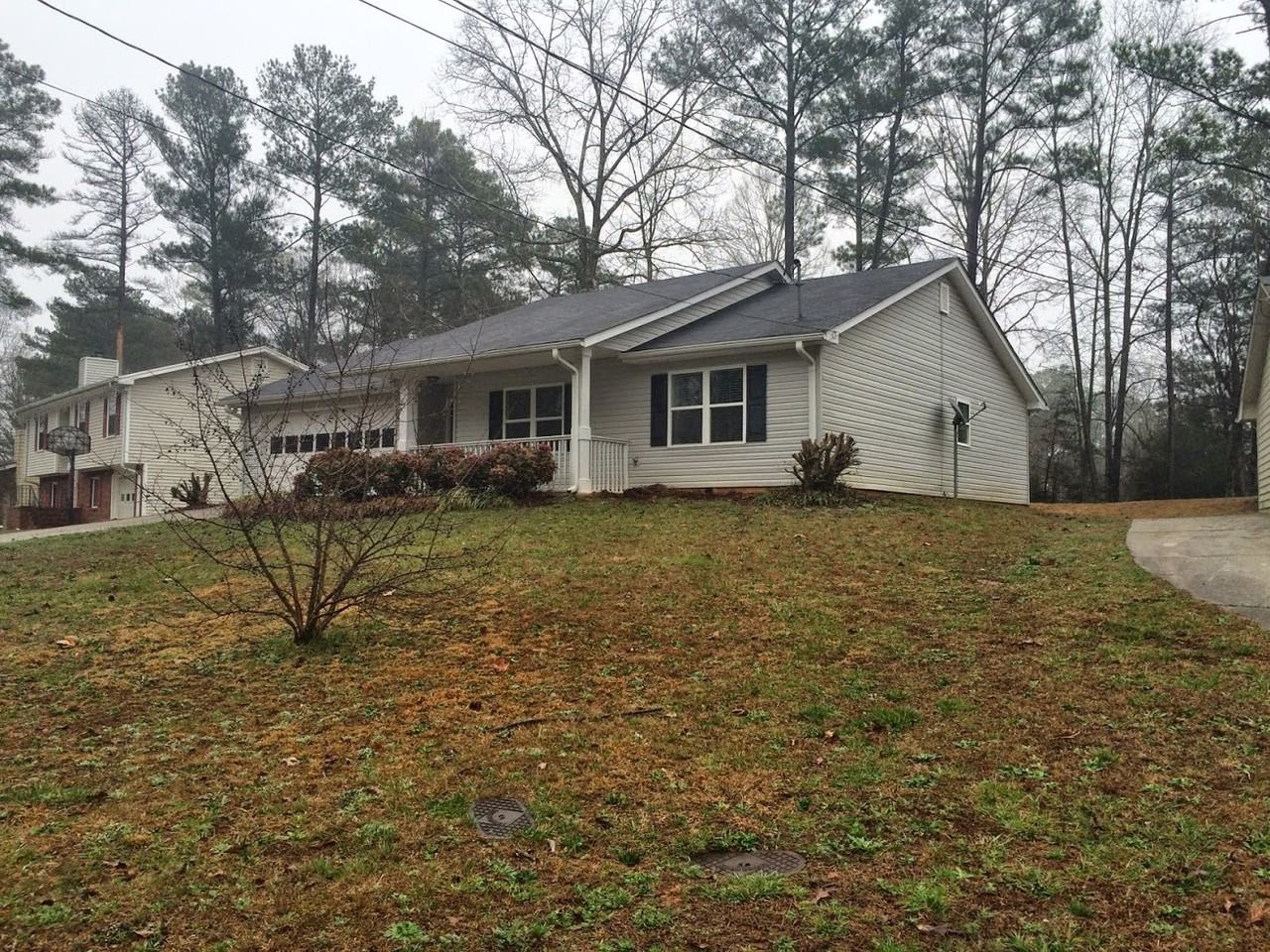 1608 Sugar Plum Dr SW - Photo 2 of 14