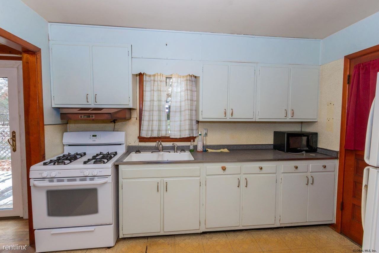 7 Tryon St - Photo 3 of 16