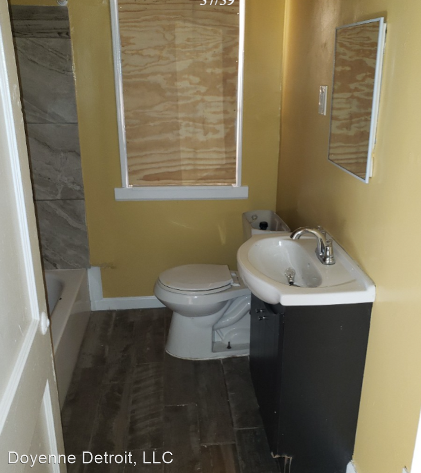 19415 Gable St - Photo 2 of 32