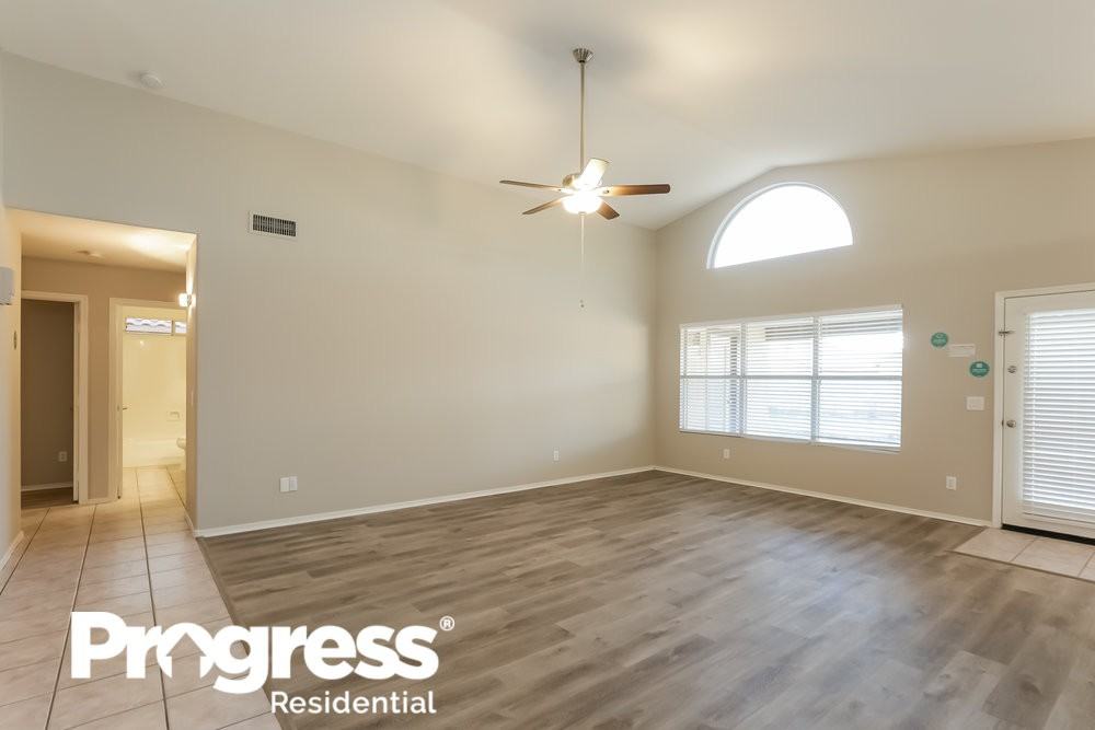 12709 W Wilshire Dr - Photo 3 of 16