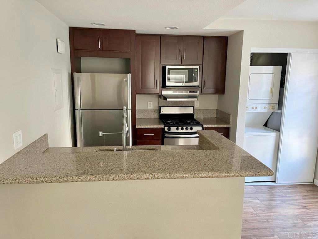 774 774 Eastshore 169 - Photo 2 of 5