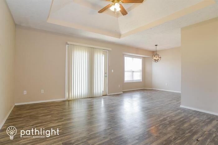 406 Deer Run - Photo 2 of 16