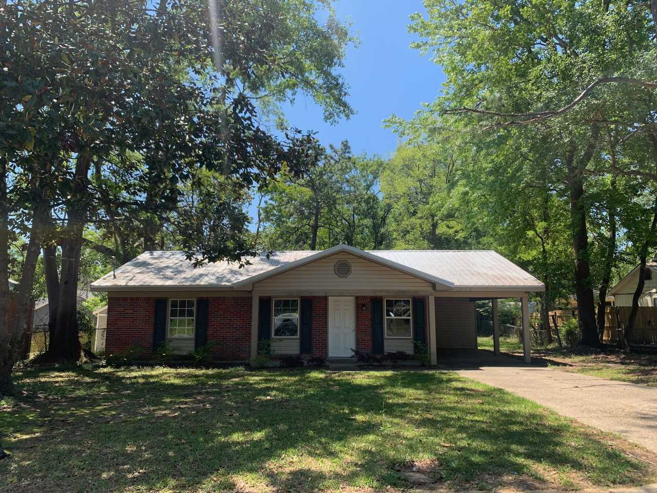 6455 Waverly Dr N - Photo 2 of 24