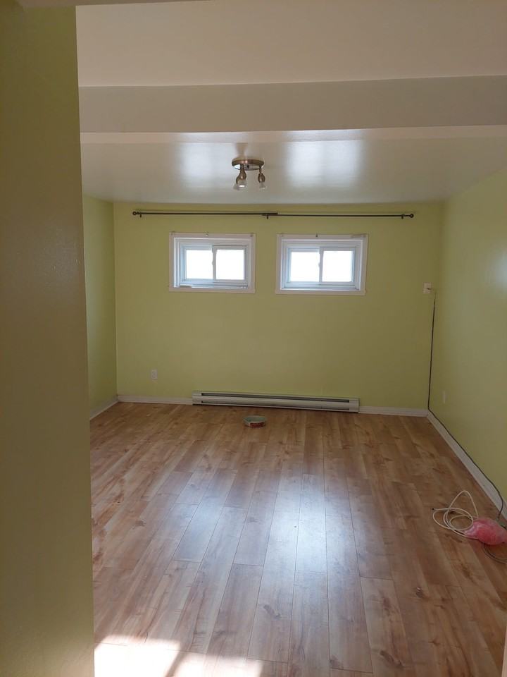 35 Rue Reid - Photo 2 of 8