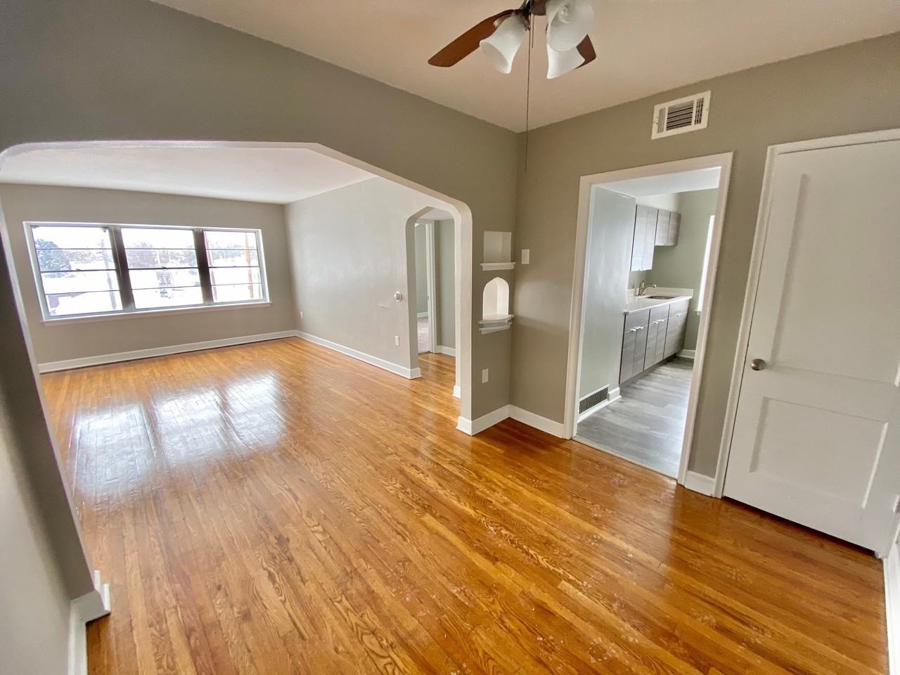 324 8th St #14 - Photo 2 of 8