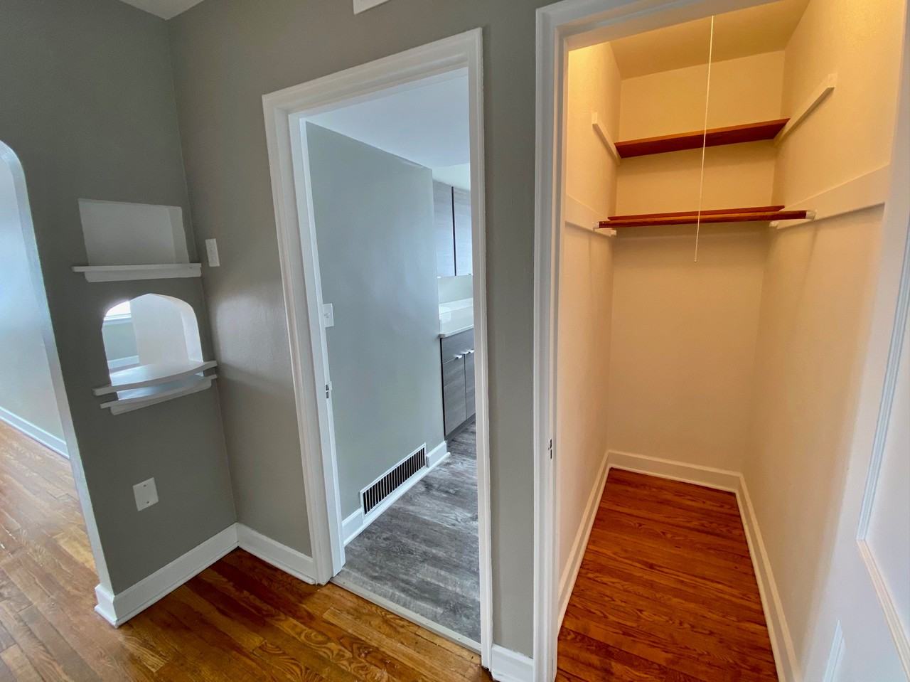 324 8th St #14 - Photo 3 of 8