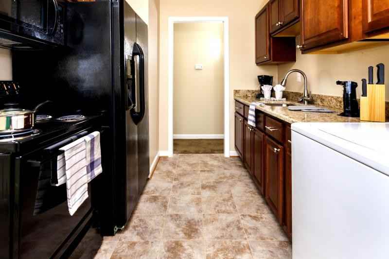 5108 Navahoe St - Photo 5 of 12