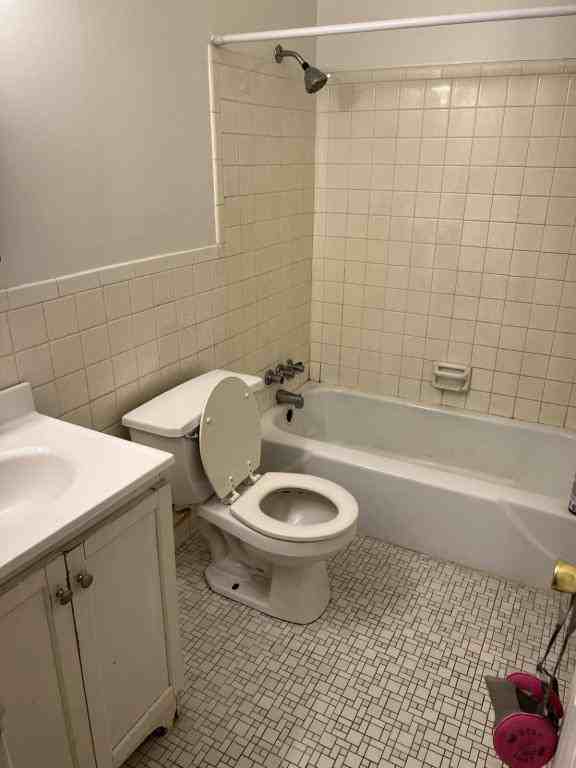 4200 N Arlington Ave - Photo 3 of 5
