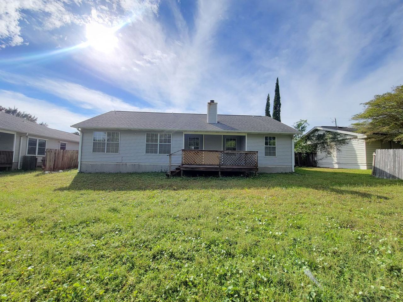 319 Austin Ave - Photo 2 of 16