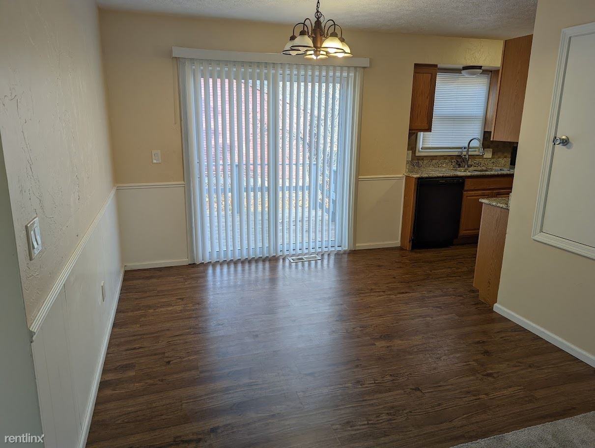 1345 Carriage Hill Dr Se - Photo 3 of 6