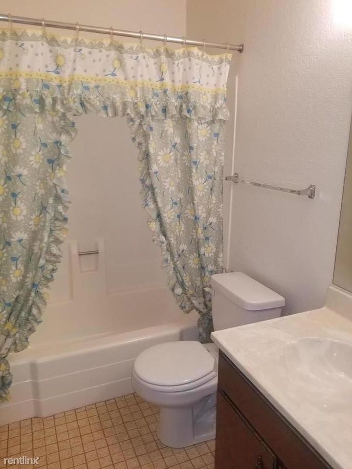 365 Gridley St - Photo 2 of 5