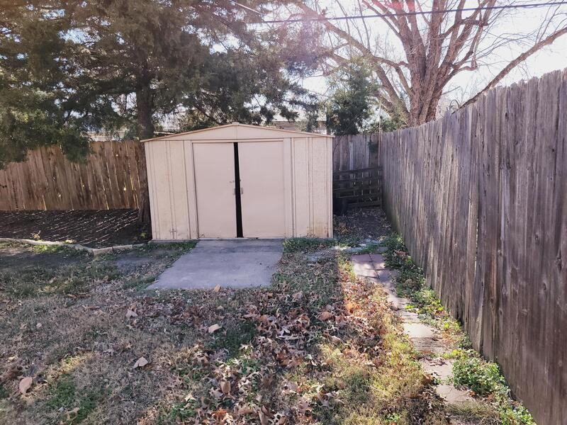 2103 W Columbine Ln - Photo 3 of 25