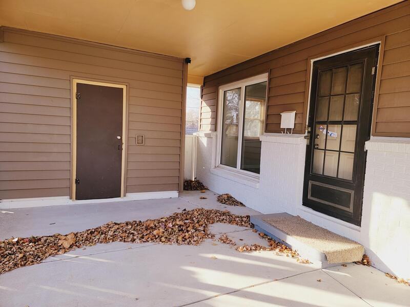 2803 S Glenn Ave - Photo 3 of 23