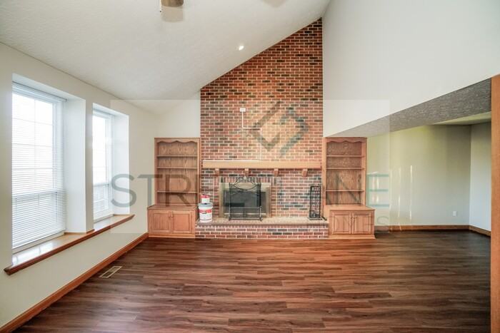 801 Ashford Glen Dr - Photo 2 of 15