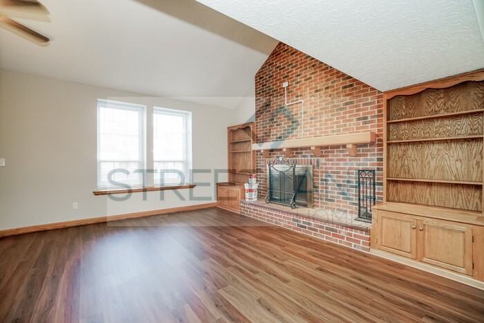 801 Ashford Glen Dr - Photo 3 of 15