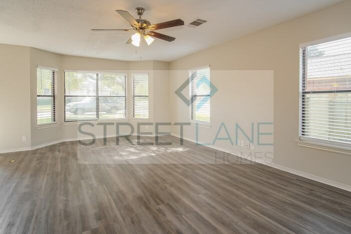 1823 Gunsight Dr - Photo 3 of 14