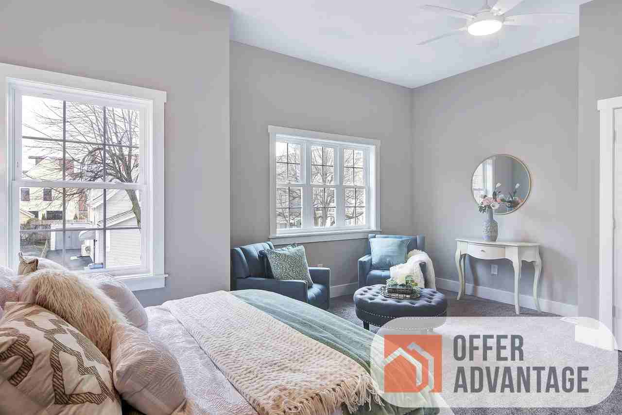 219 Oxford Ave Uppr - Photo 4 of 9
