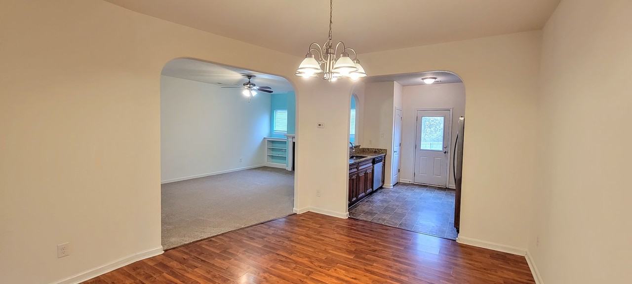 822 Stewart St - Photo 3 of 40