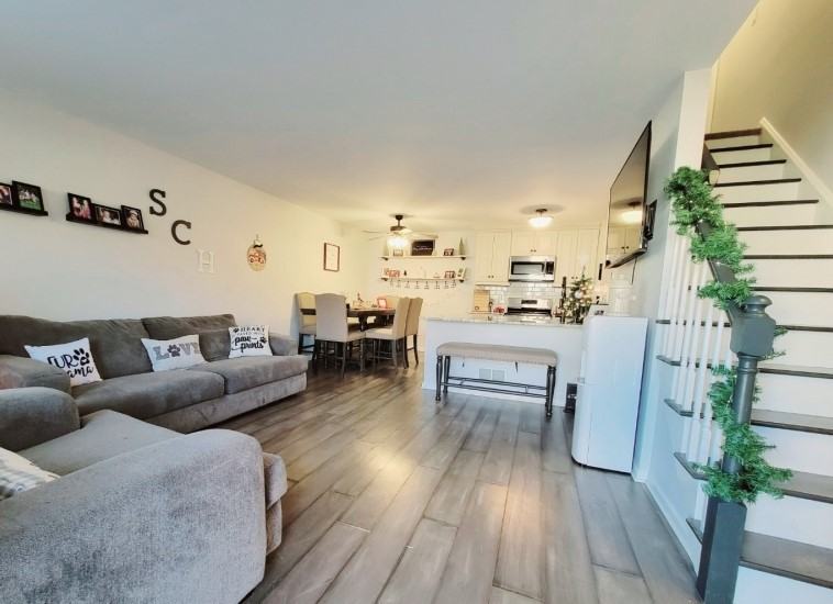 811 Sierra Dr - Photo 2 of 20