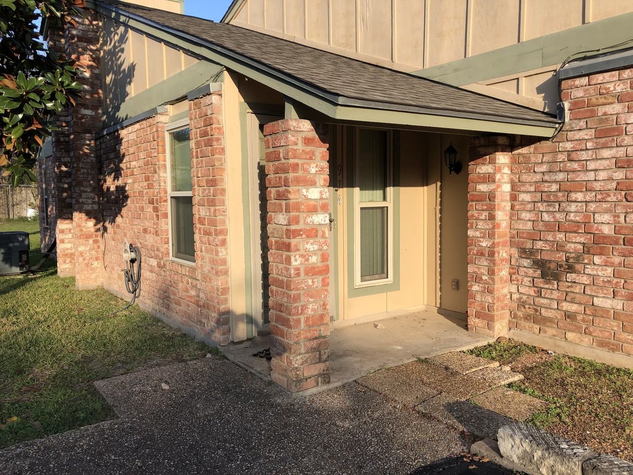 914 West Meadowmere Lane - Photo 3 of 29