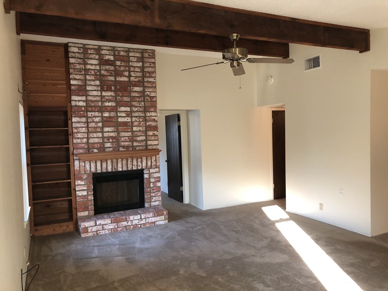 914 West Meadowmere Lane - Photo 5 of 29