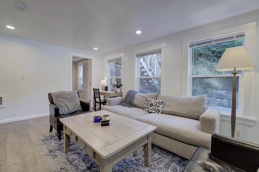 8602 Ravenna Ave Ne #1 - Photo 4 of 18