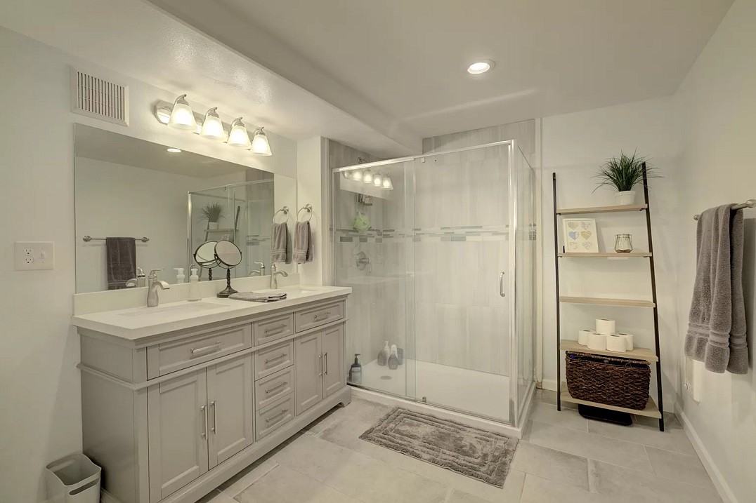 8602 Ravenna Ave Ne #1 - Photo 7 of 18