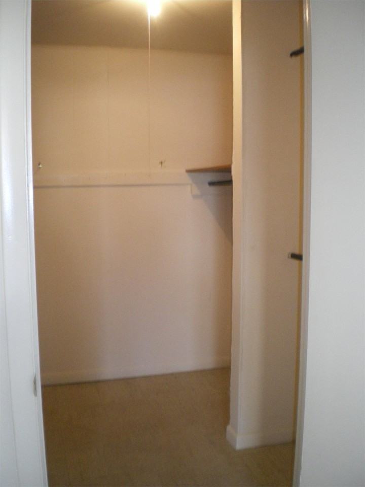301 Strawberry Ln #8 - Photo 5 of 10