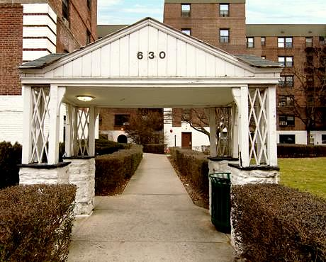 630 Gramatan Ave #2S