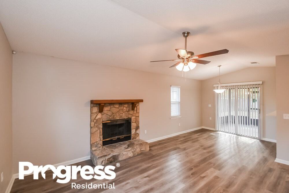 252 Quebec Ln - Photo 3 of 16