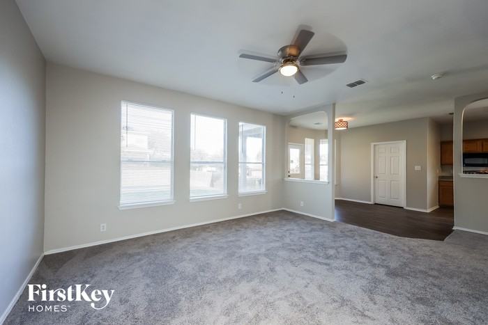 5443 Goshen Grv - Photo 3 of 15