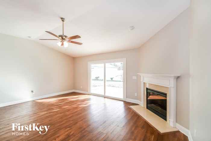 615 Mandy Oaks Dr - Photo 2 of 16