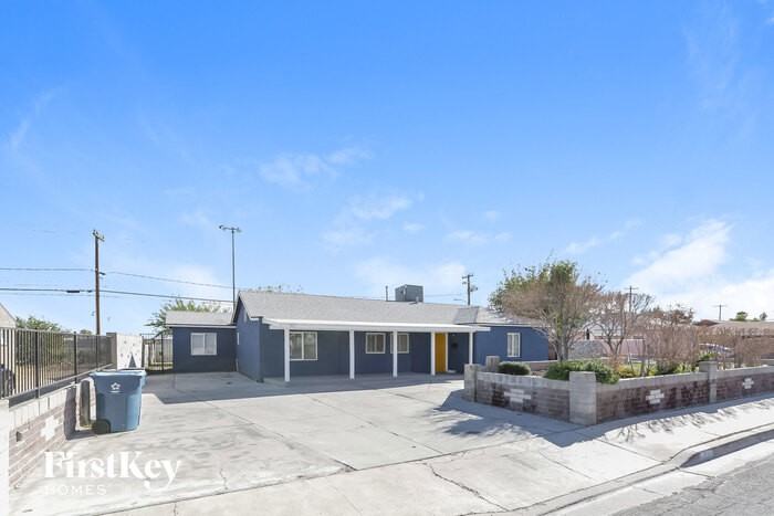 907 Bedford Rd - Photo 2 of 15