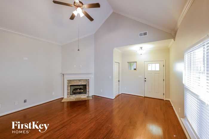 3580 Grand Central Ave - Photo 3 of 15